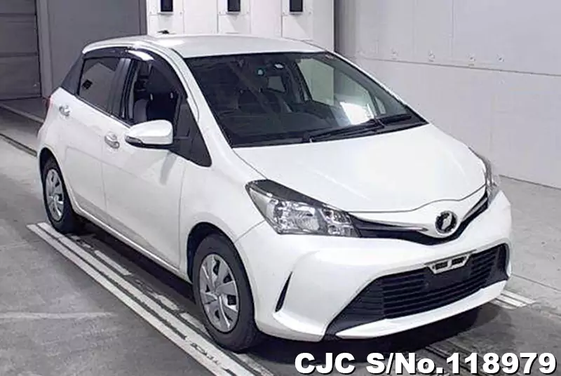 2015 Toyota / Vitz Stock No. 118979
