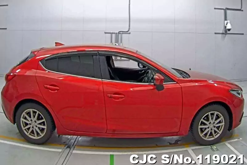 2015 Mazda / Axela Stock No. 119021