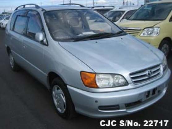 1998 Toyota / Ipsum Stock No. 22717