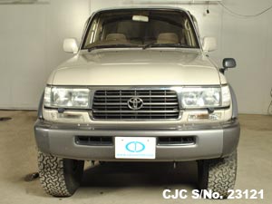 Streeing View of Toyota Land Cruiser