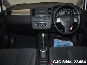 Streeing View of Nissan Tiida Latio