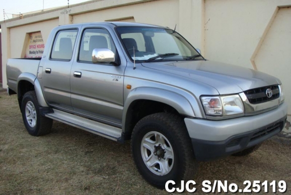 2002 Toyota / Hilux Stock No. 25119