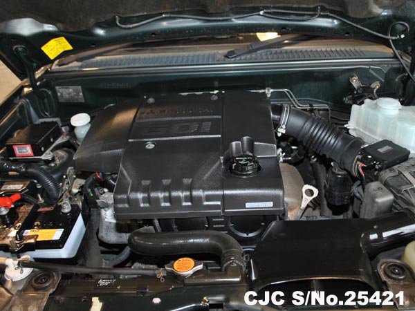 Engine View of Mitsubishi Pajero io