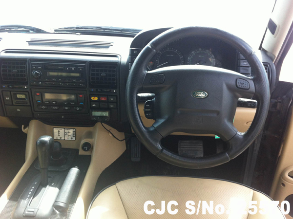 Used Land Rover Discovery Steering view