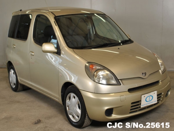2002 Toyota / Funcargo Stock No. 25615