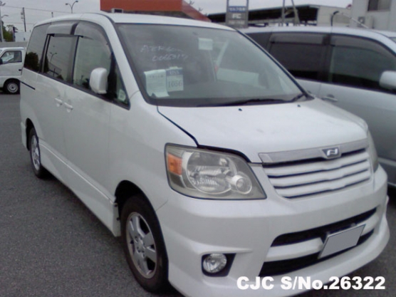 2002 Toyota / Noah Stock No. 26322