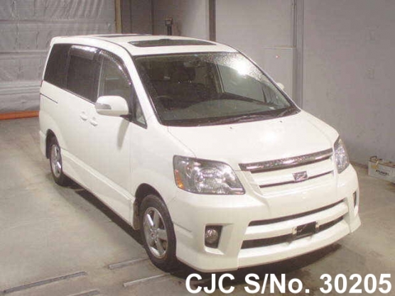 2004 Toyota / Noah Stock No. 30205