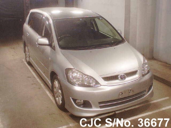 2004 Toyota / Ipsum Stock No. 36677