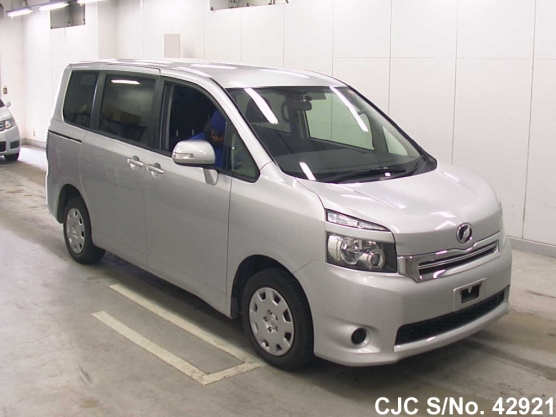 2009 Toyota / Voxy Stock No. 42921