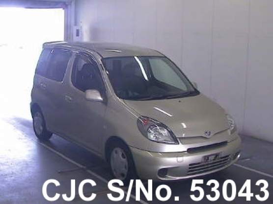 2001 Toyota / Funcargo Stock No. 53043