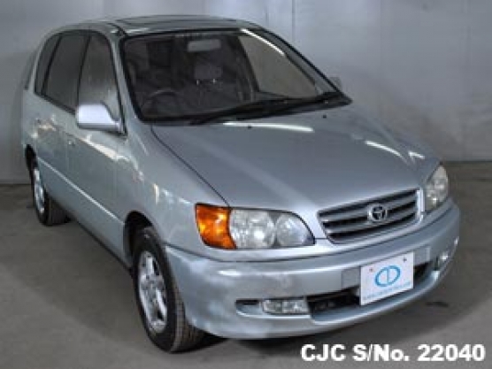 1999 Toyota / Ipsum Stock No. 22040