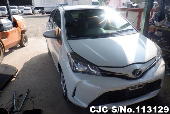 2015 Toyota / Vitz Stock No. 113129