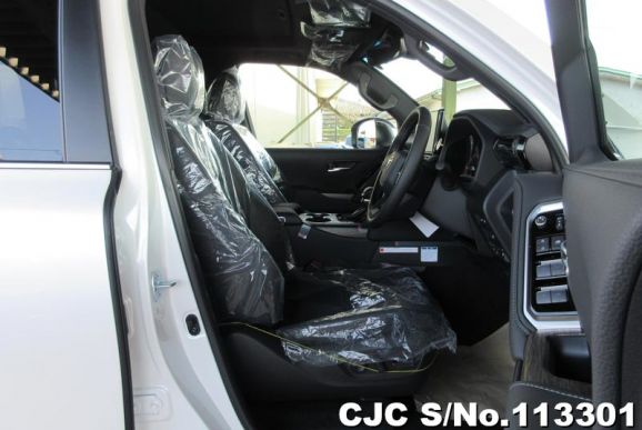 Toyota Land Cruiser in Precious White Pearl for Sale Image 21