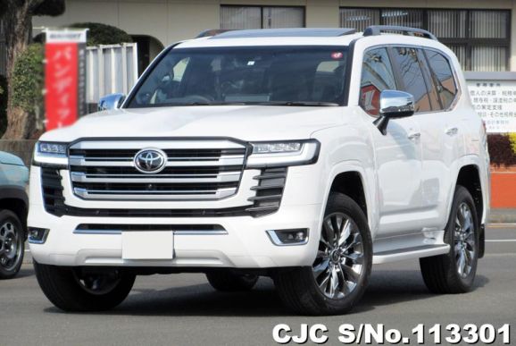 Toyota Land Cruiser in Precious White Pearl for Sale Image 3