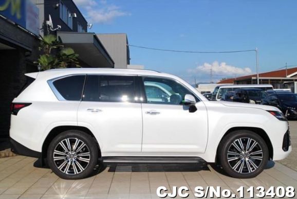 Lexus LX 600 in Pearl for Sale Image 5