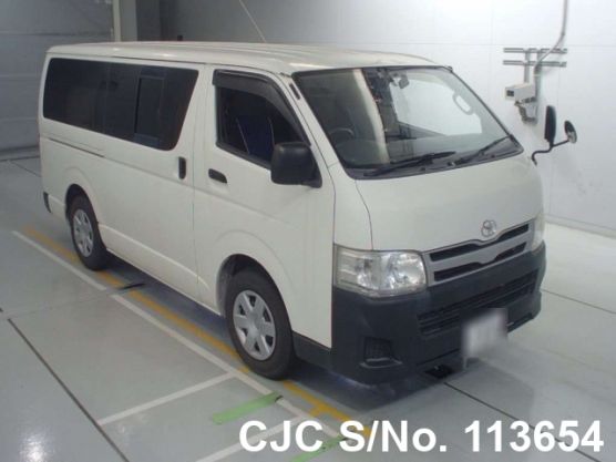 Toyota Hiace in White for Sale Image 5