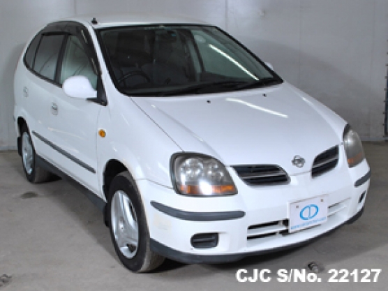 2000 Nissan / Tino Stock No. 22127