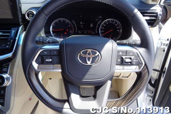 Toyota Land Cruiser in Pearl for Sale Image 9