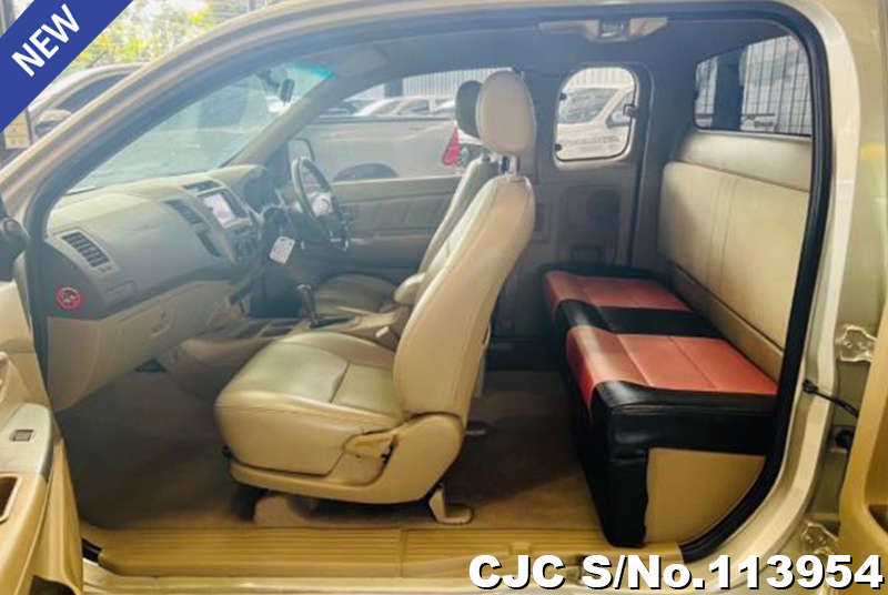 Toyota Hilux in Beige for Sale Image 6