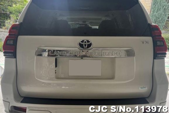 Toyota Land Cruiser Prado in Pearl White for Sale Image 3