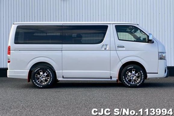 Toyota Hiace in Pearl for Sale Image 6