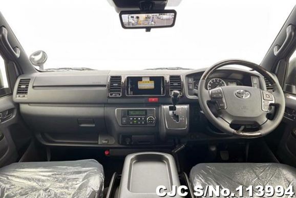 Toyota Hiace in Pearl for Sale Image 8