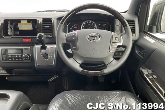 Toyota Hiace in Pearl for Sale Image 12