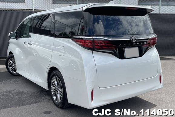 Toyota Alphard in Pearl for Sale Image 1