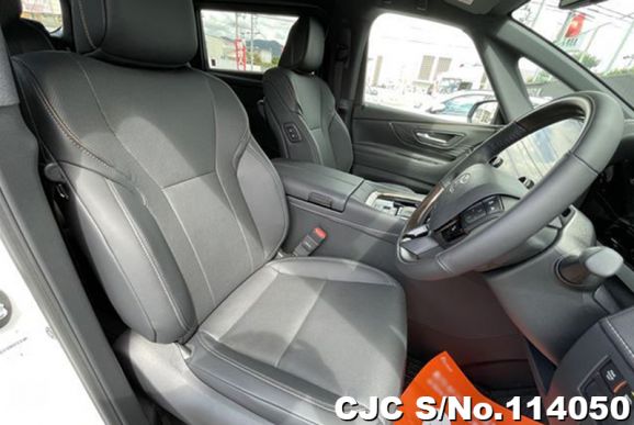 Toyota Alphard in Pearl for Sale Image 10