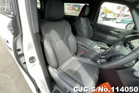Toyota Alphard in Pearl for Sale Image 12