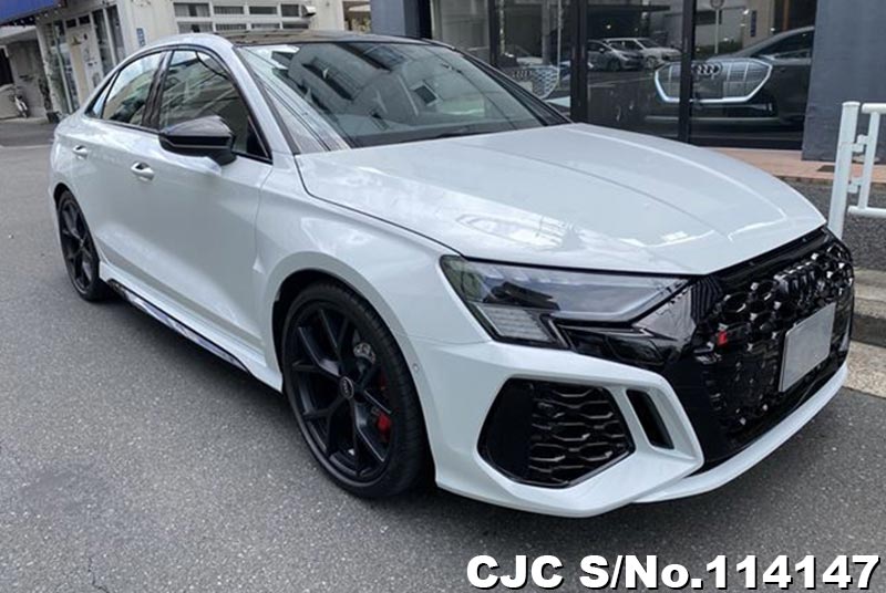Audi / RS3 2023
