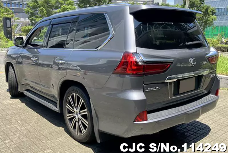Lexus LX 570 in Gray for Sale Image 1