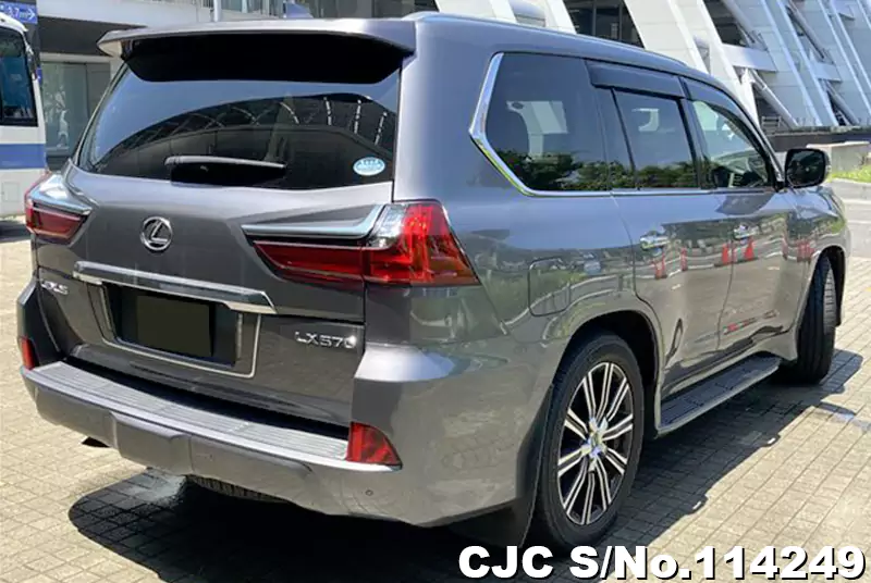 Lexus LX 570 in Gray for Sale Image 2