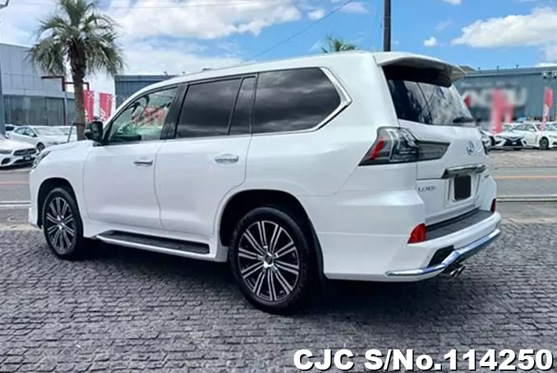 Lexus LX 570 in Pearl for Sale Image 1