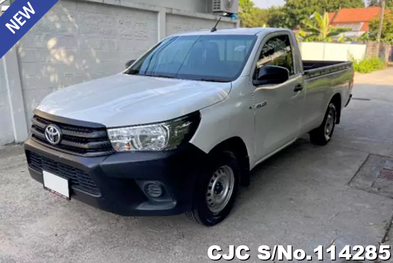 Toyota Hilux in White for Sale Image 0