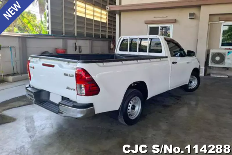 Toyota Hilux in White for Sale Image 2