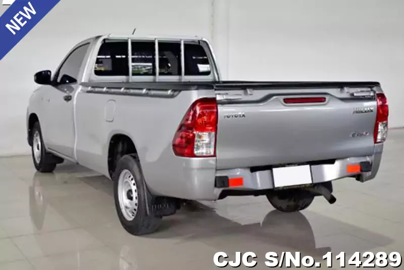 Toyota Hilux in Silver for Sale Image 2
