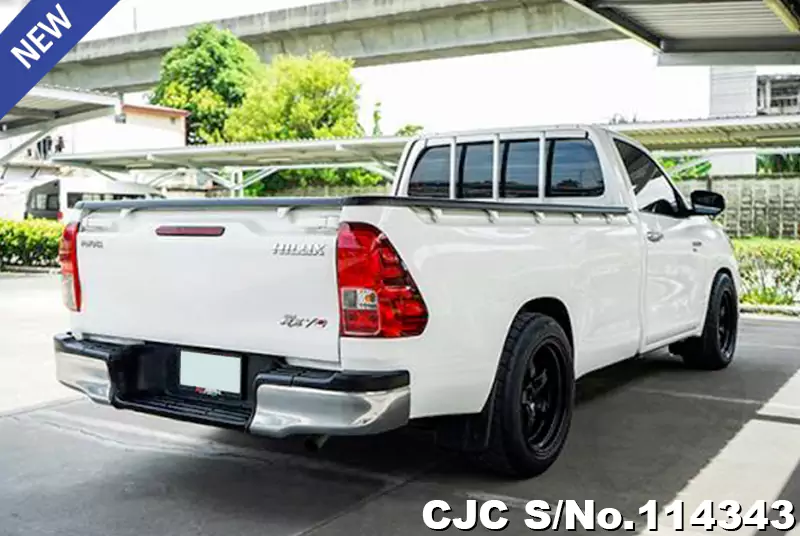 Toyota Hilux in White for Sale Image 2
