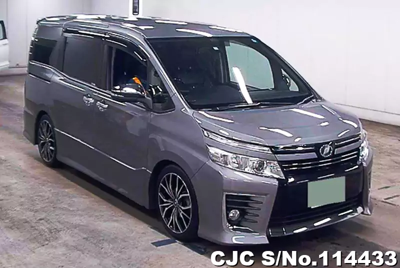 Toyota / Voxy 2015