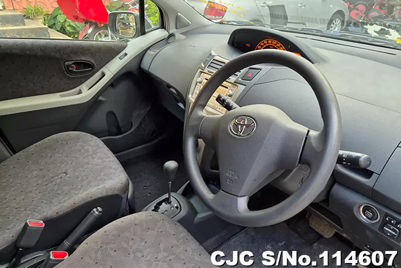 Toyota Vitz in Silver for Sale Image 9