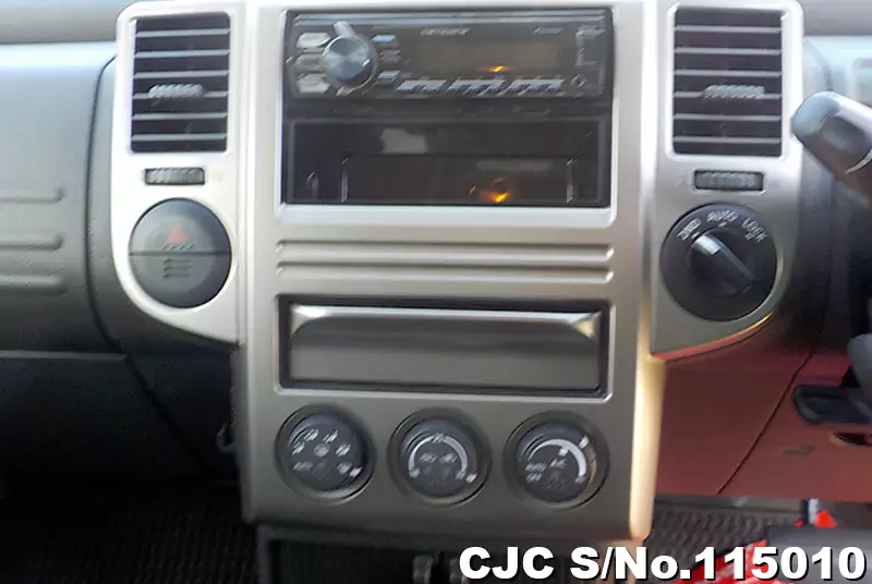 Nissan X-Trail in Black for Sale Image 9