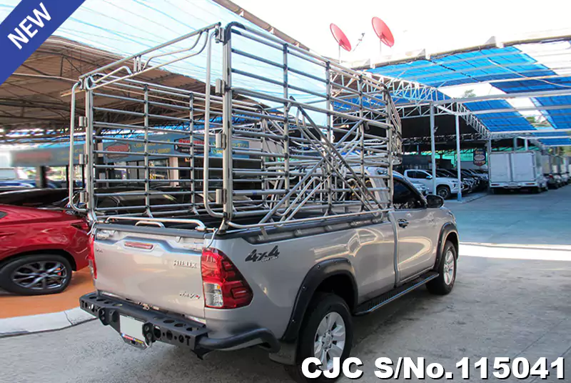 Toyota Hilux in Silver for Sale Image 1