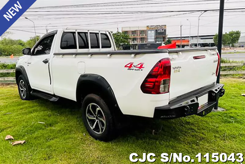 Toyota Hilux in White for Sale Image 1