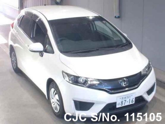 Honda Fit in White for Sale Image 0