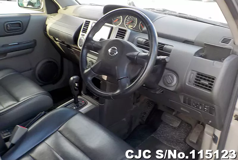 Nissan X-Trail in Gray for Sale Image 11