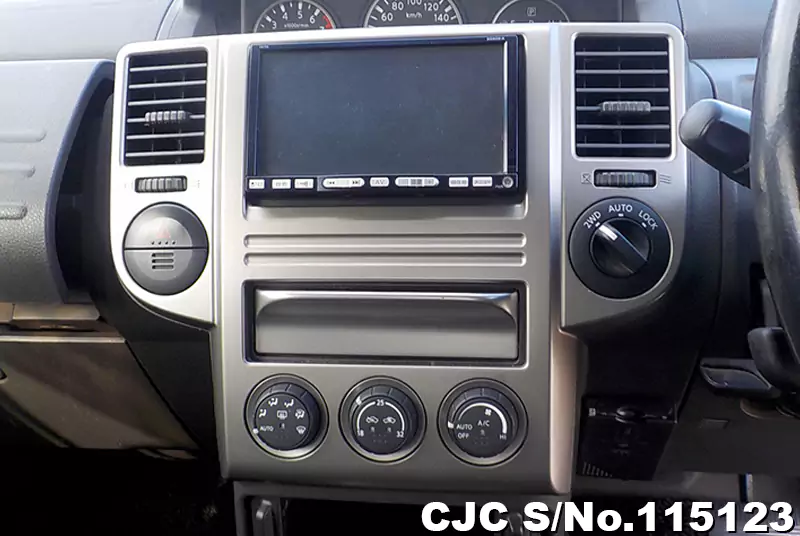 Nissan X-Trail in Gray for Sale Image 14