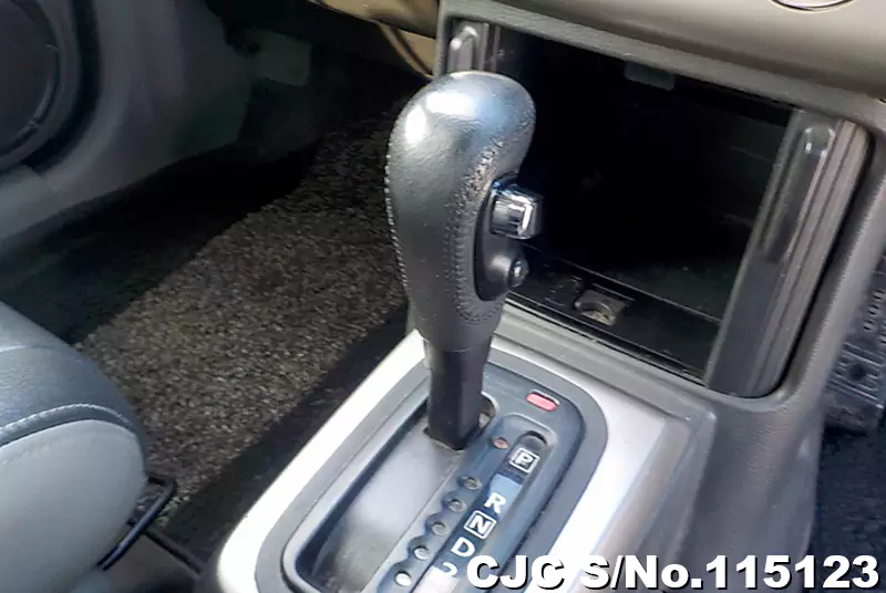 Nissan X-Trail in Gray for Sale Image 15