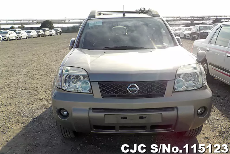 Nissan X-Trail in Gray for Sale Image 4