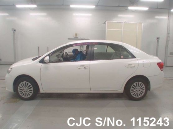 Toyota Allion in White for Sale Image 5