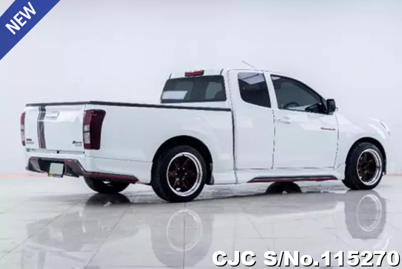 Isuzu D-Max in White for Sale Image 1
